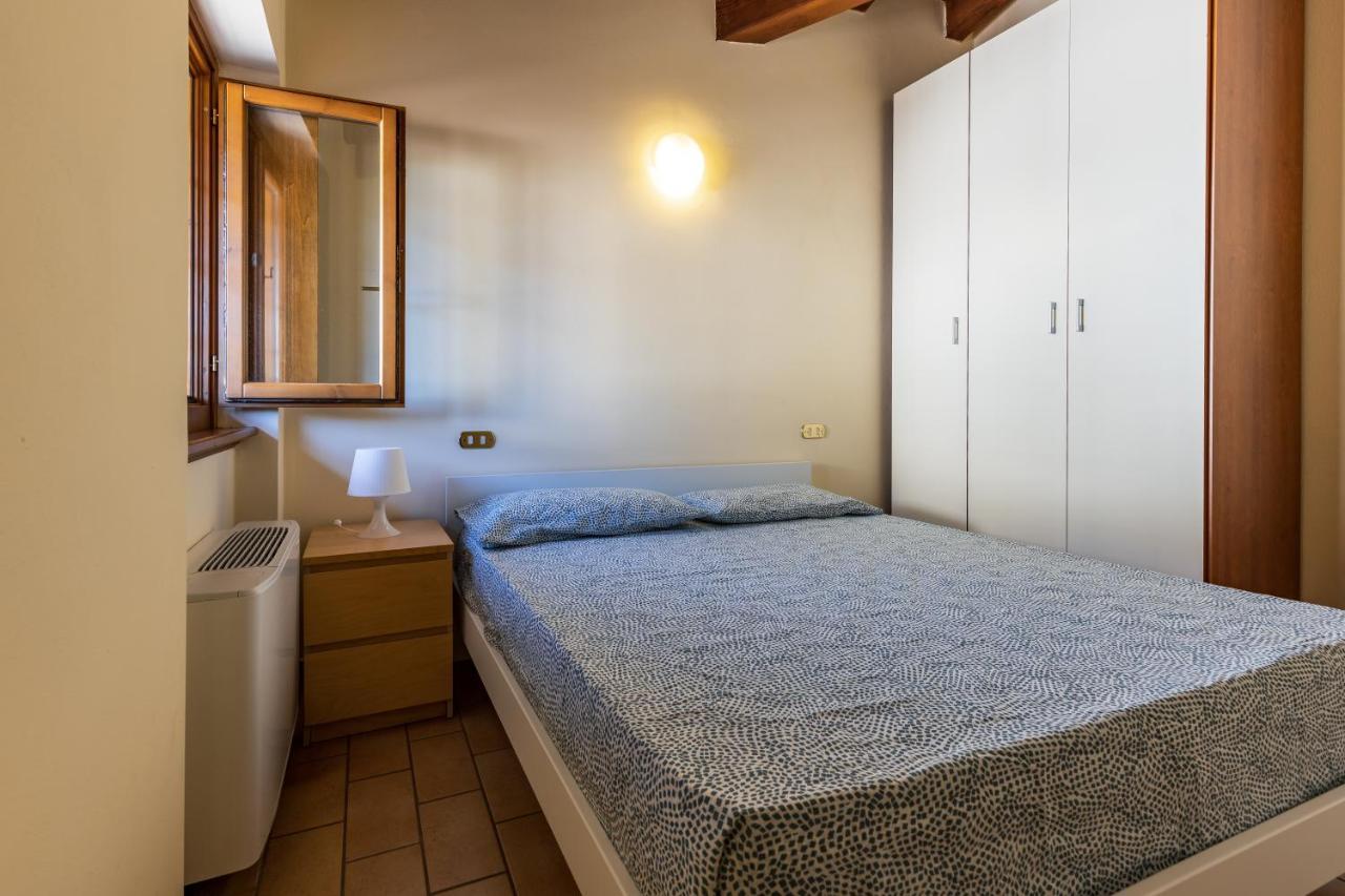 Il Casale Lonato - By Host4U Aparthotel Kültér fotó