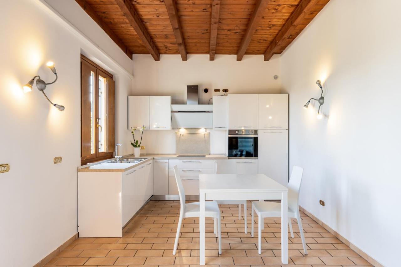 Il Casale Lonato - By Host4U Aparthotel Kültér fotó