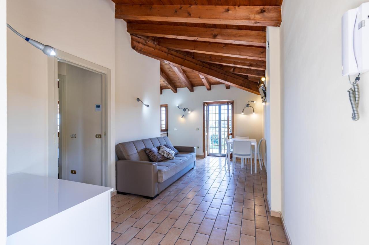Il Casale Lonato - By Host4U Aparthotel Kültér fotó